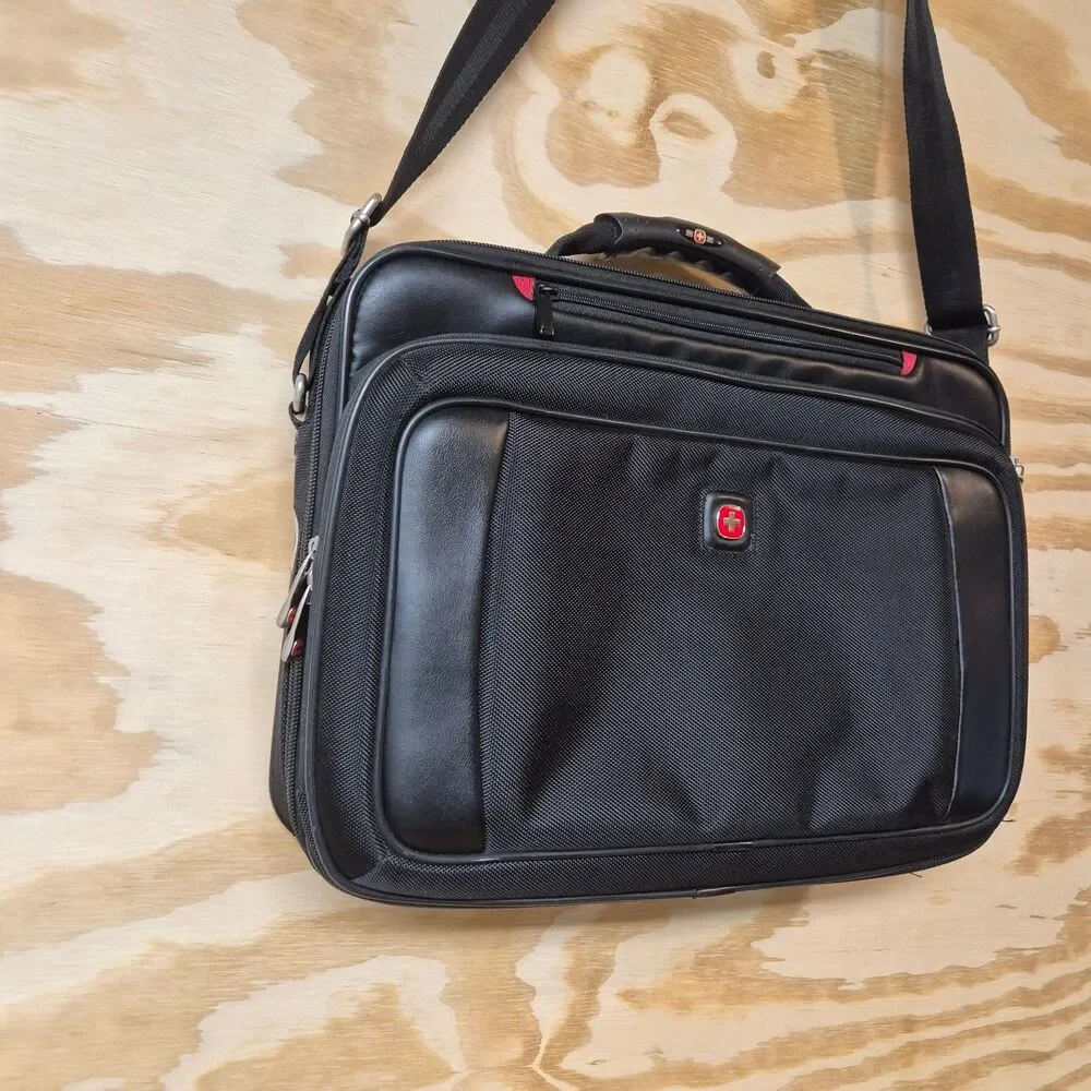 Swiss Gear Wenger Laptop Briefcase Black Shoulder Messenger Business Bag